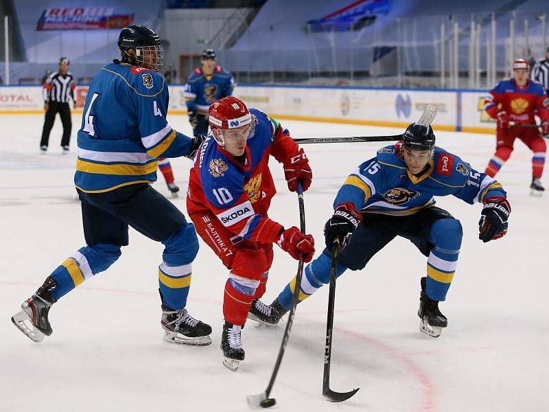 Olimpijskaya-sbornaya-Rossii-proigrala-Avngardu-na-Sochi-Hockey-Open