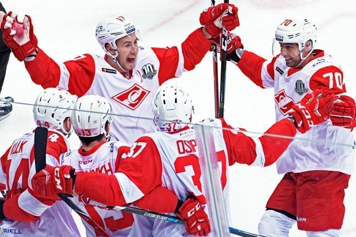 Sibir'-obygryvaet-Ak-Bars-a-Spartak-kladyot-na-lopatki-Admiral